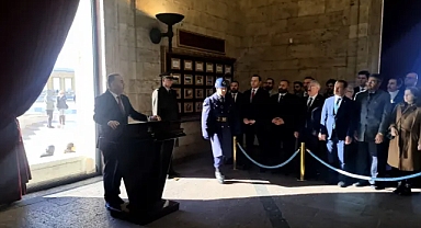Anıtkabir'de: Parti ve Ülke Geleceğine Dair Mesajlar