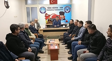Başkan Adayı Karataş, Türk Eğitim Sen Turgutlu İlçe Başkanlığını ziyaret etti