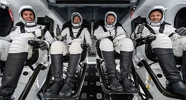 İlk türk astronot Gezeravcı uzayda: Siyasilerden tebrik mesajları