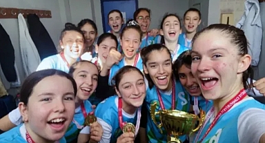 Şadi Turgutlu Ortaokulu Şampiyon