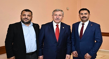 Abdulselam Alpkan’a Manisa’da düzenlenen Aday Tanıtım Sevgi Seli