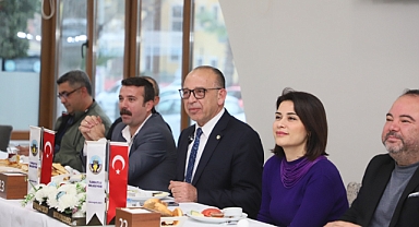Başkan Çetin Akın Mesaisine Belediye Personeliyle Başladı