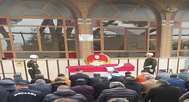 Turgutlulu Emekli Binbaşı Düzenlenen Törenle Toprağa Verildi