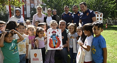 Minik Öğrenciler Fahri İtfaiyeci Oldu