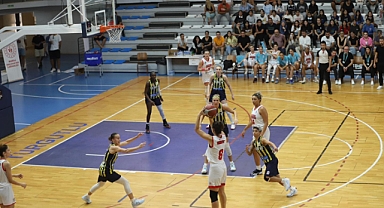 Potada Gülen Taraf Turgutlu Belediyespor Kadın Basketbol Oldu