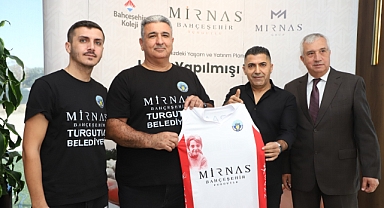 Turgutlu Belediyesi Kadın Voleybol Takımının Göğüs Sponsoru Mirnas Bahçeşehir Turgutlu Oldu