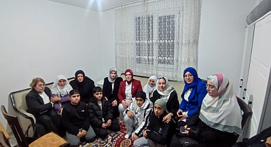 AK Parti Kadın Kolları Başkanlığı’ndan Mehtap Yarbeğ’in Ailesine Taziye Ziyareti