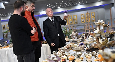 Yağlı Boya ve El Sanatları Sergisi Kapılarını Açtı